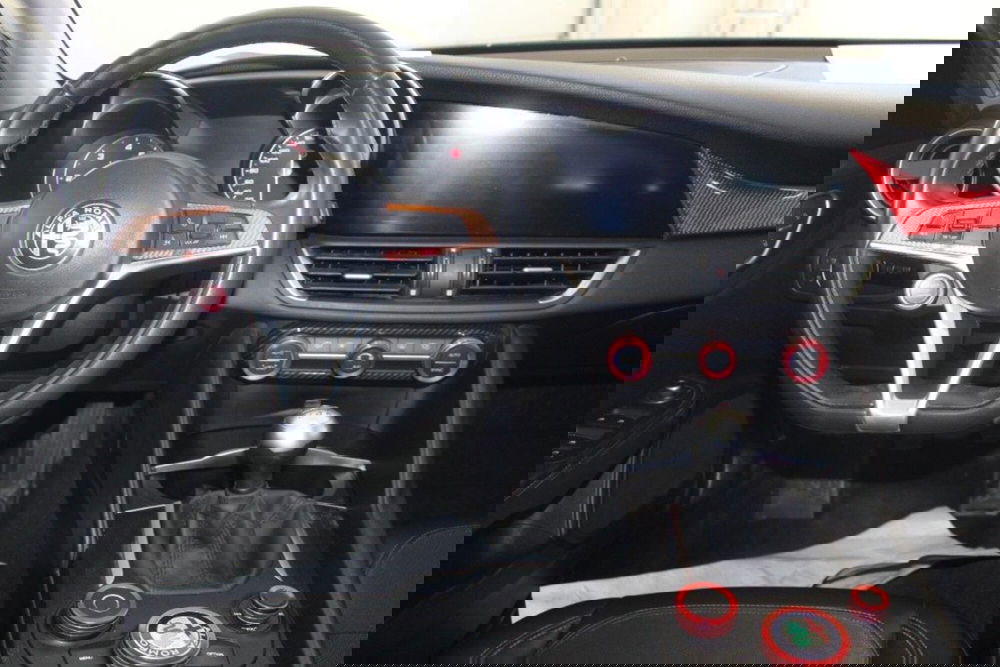 Alfa Romeo Giulia usata a Terni (11)