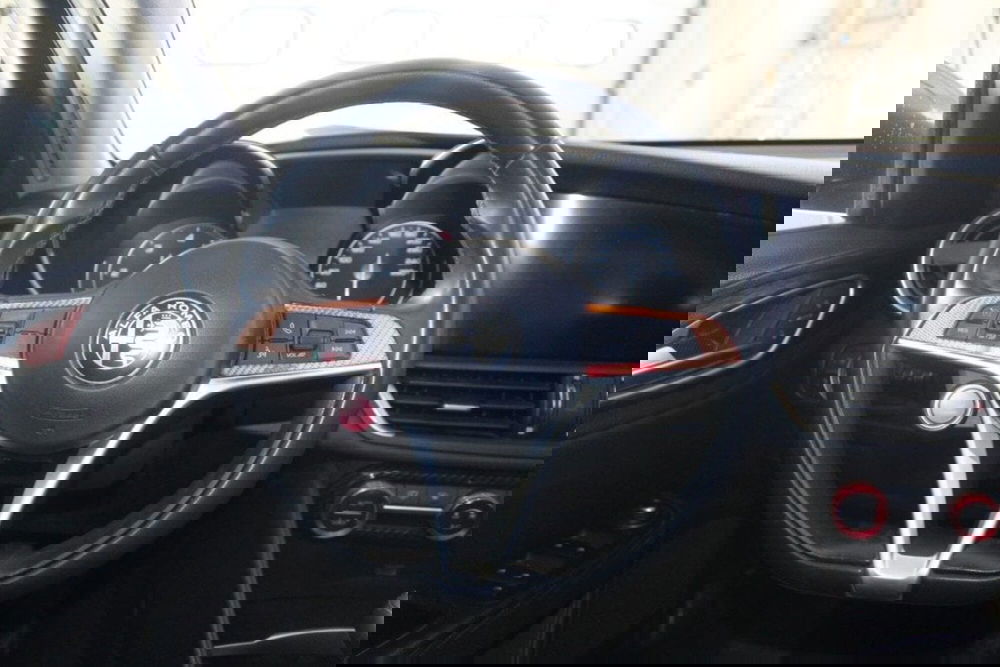 Alfa Romeo Giulia usata a Terni (12)