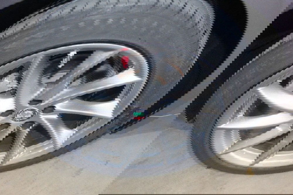 Alfa Romeo Giulia usata a Terni (15)