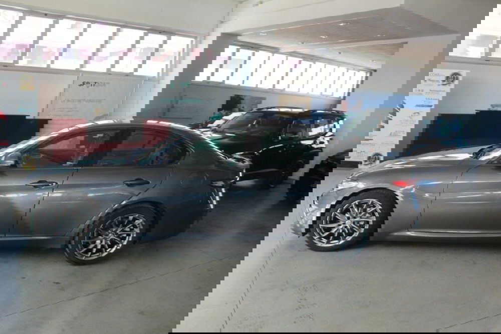 Alfa Romeo Giulia usata a Terni (3)