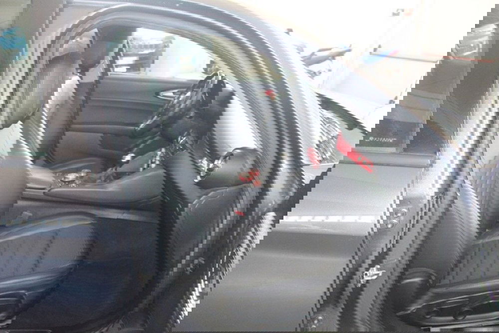 Alfa Romeo Giulia usata a Terni (8)