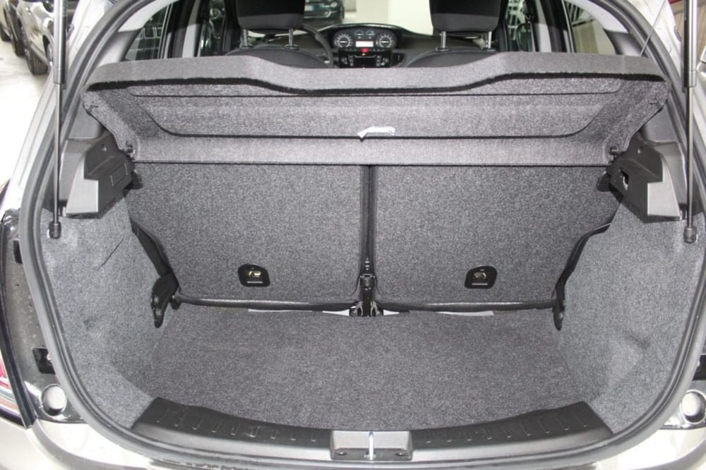 Lancia Ypsilon usata a Terni (10)