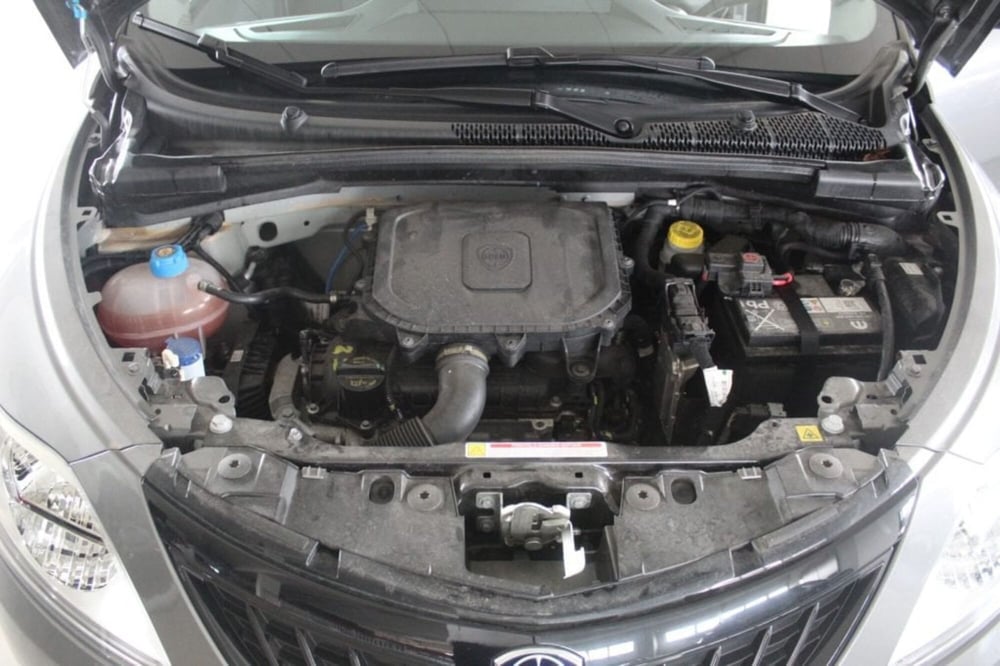 Lancia Ypsilon usata a Terni (19)