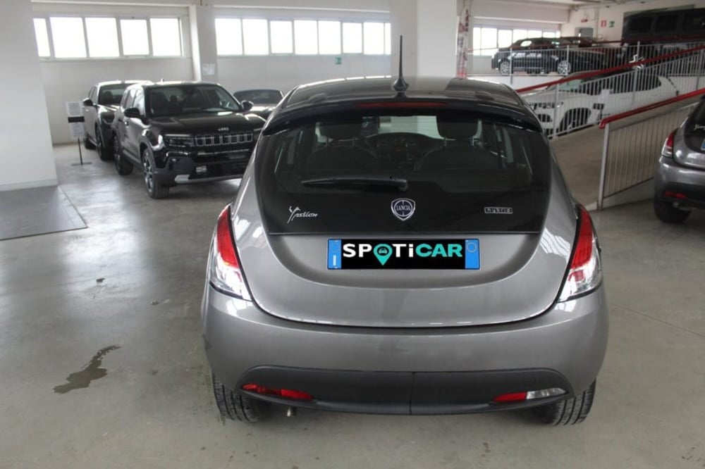 Lancia Ypsilon usata a Terni (5)