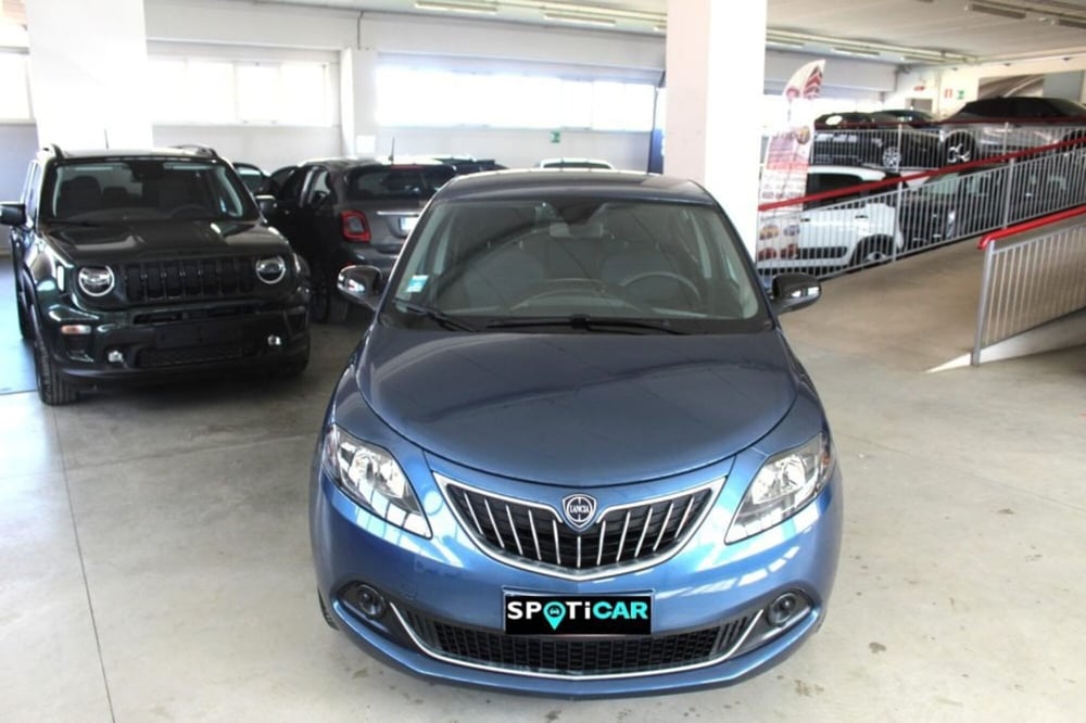 Lancia Ypsilon usata a Terni (2)