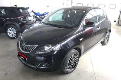 Lancia Ypsilon 1.0 FireFly 5 porte S&amp;S Hybrid Ecochic Silver del 2024 usata a Orvieto