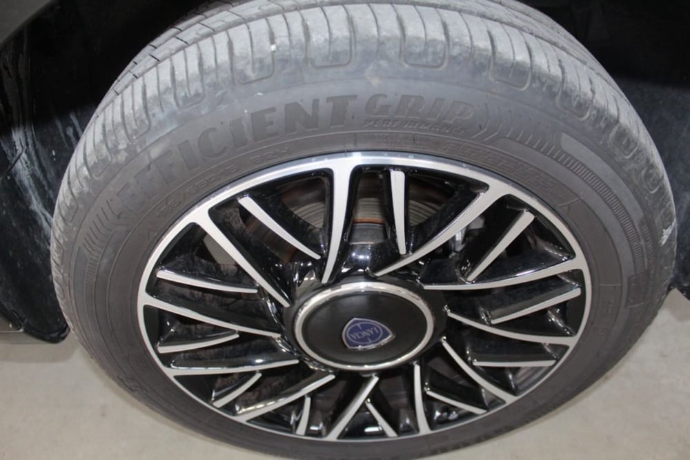Lancia Ypsilon usata a Terni (15)