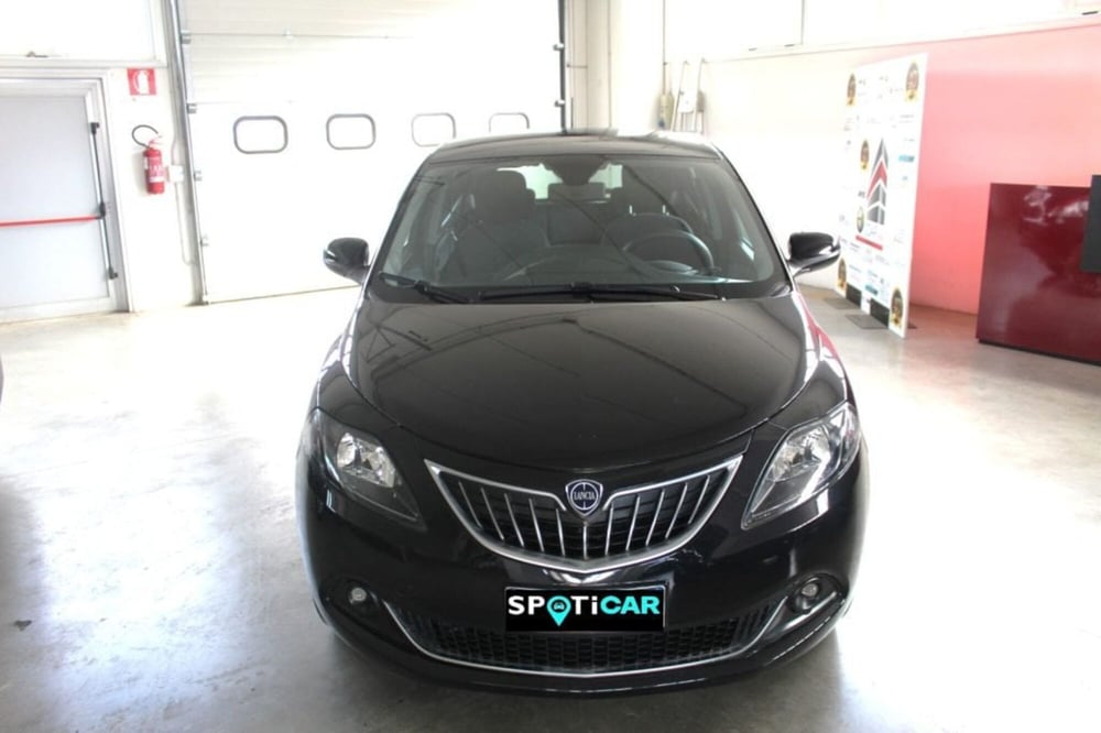 Lancia Ypsilon usata a Terni (2)
