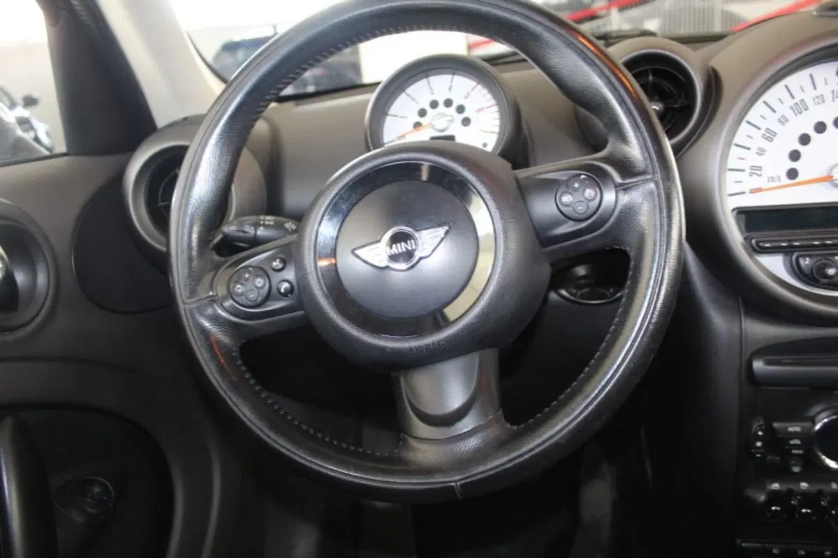 MINI Mini Countryman usata a Terni (12)