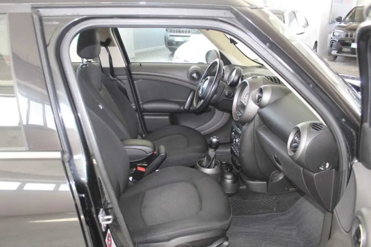 MINI Mini Countryman usata a Terni (8)
