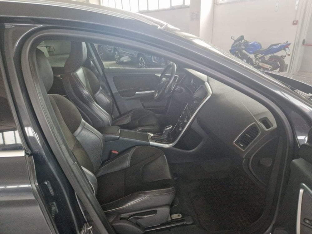 Volvo XC60 usata a Terni (9)