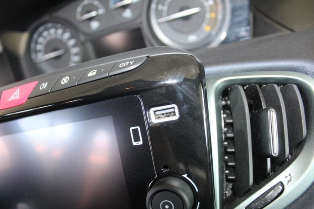 Lancia Ypsilon usata a Terni (14)