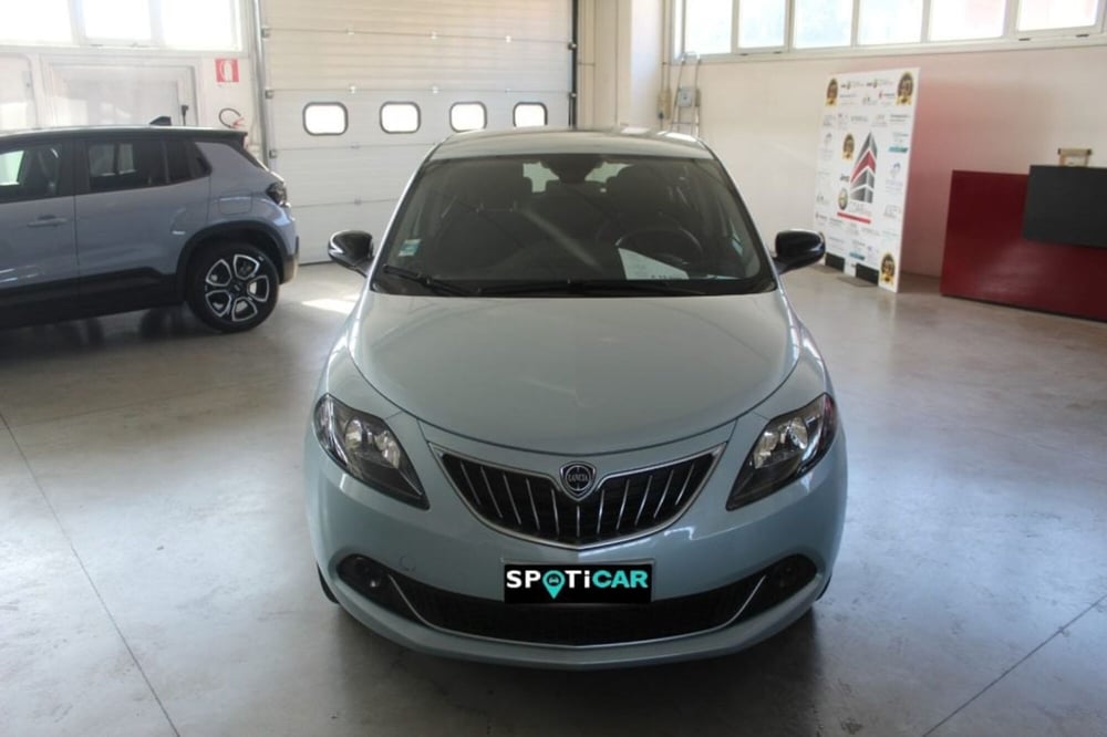 Lancia Ypsilon usata a Terni (2)