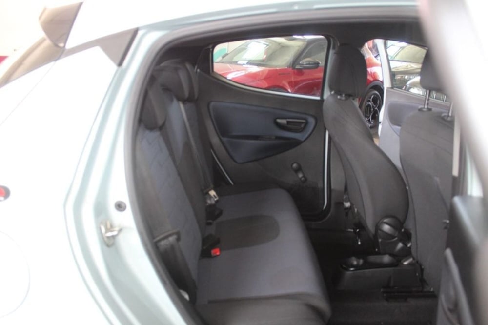 Lancia Ypsilon usata a Terni (9)