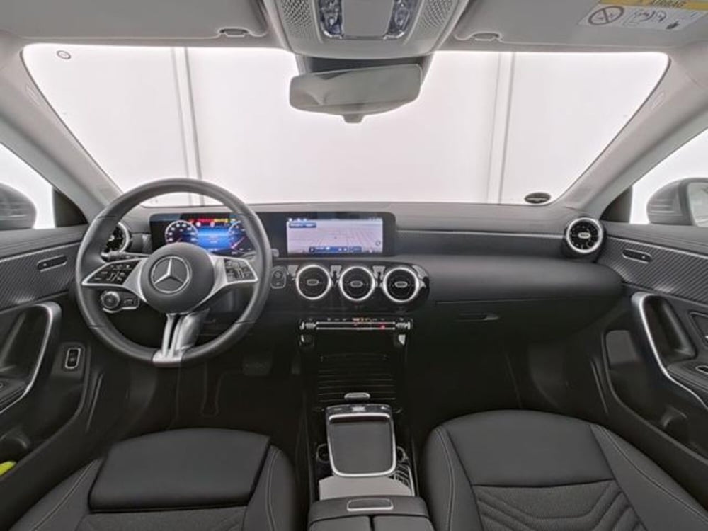Mercedes-Benz CLA Shooting Brake usata a Milano (6)