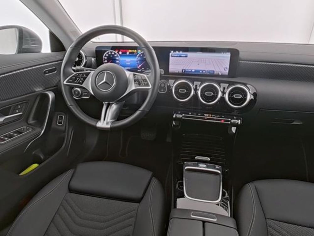 Mercedes-Benz CLA Shooting Brake usata a Milano (7)