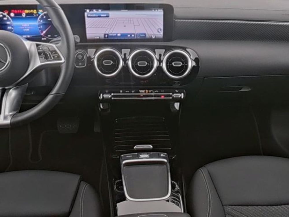 Mercedes-Benz CLA Shooting Brake usata a Milano (8)