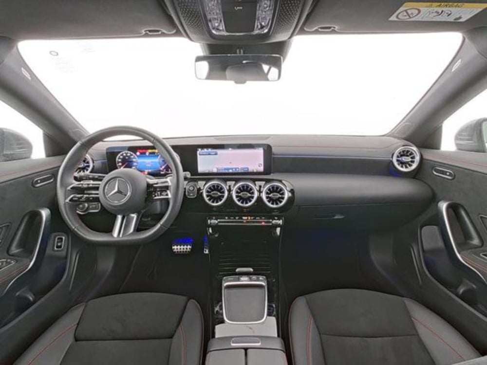 Mercedes-Benz CLA Shooting Brake usata a Milano (6)