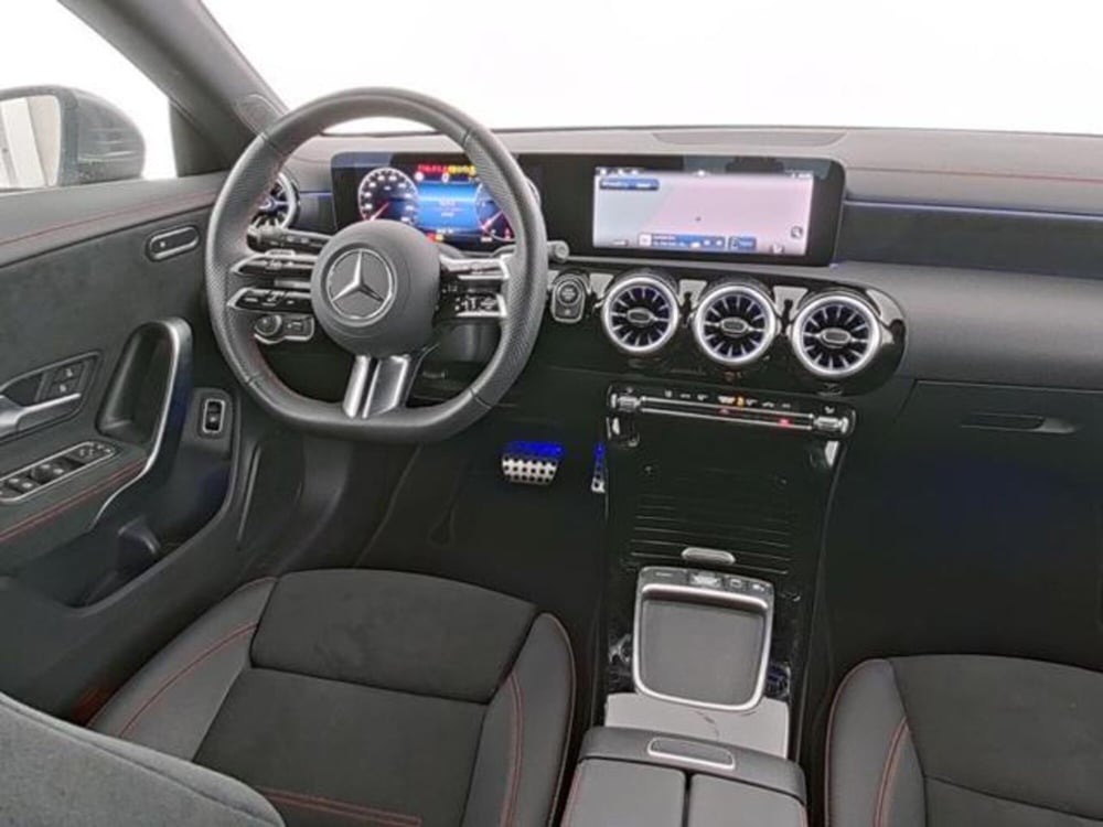 Mercedes-Benz CLA Shooting Brake usata a Milano (7)
