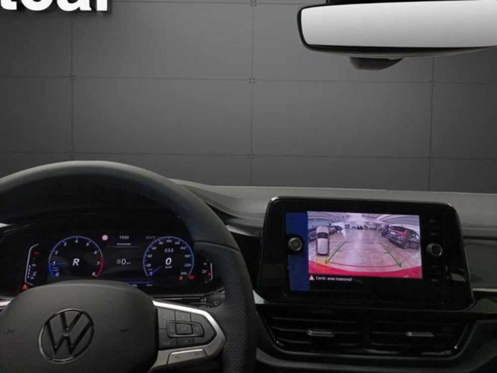 Volkswagen T-Roc nuova a Milano (9)