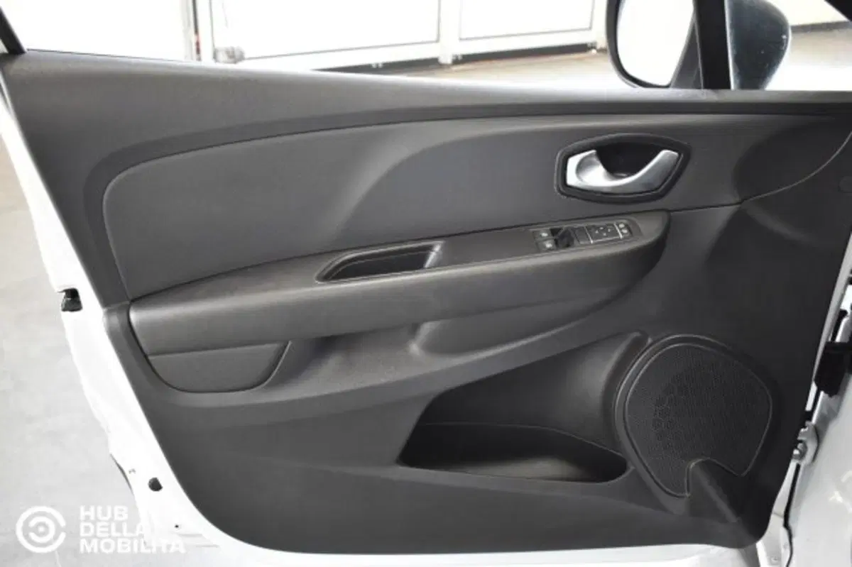Renault Clio usata a Perugia (8)