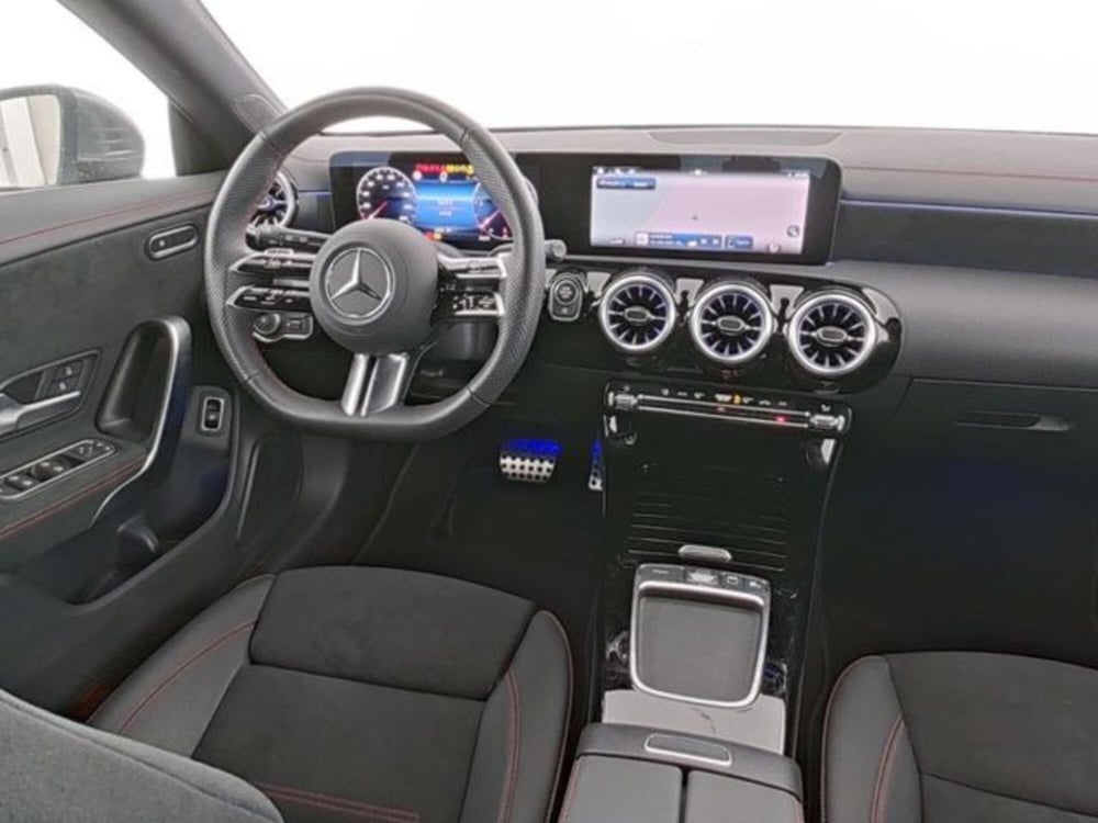 Mercedes-Benz CLA Shooting Brake usata a Novara (7)