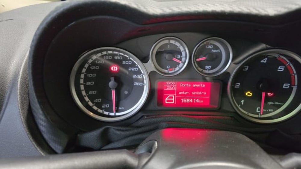 Alfa Romeo MiTo usata a Macerata (8)