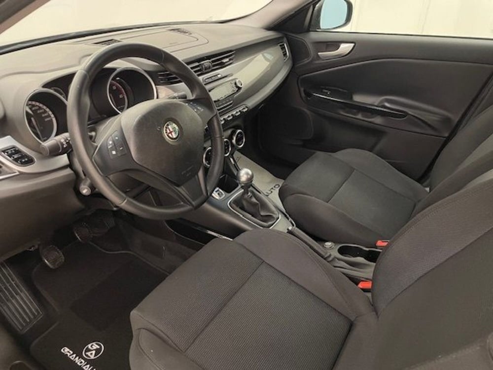 Alfa Romeo Giulietta usata a Alessandria (10)