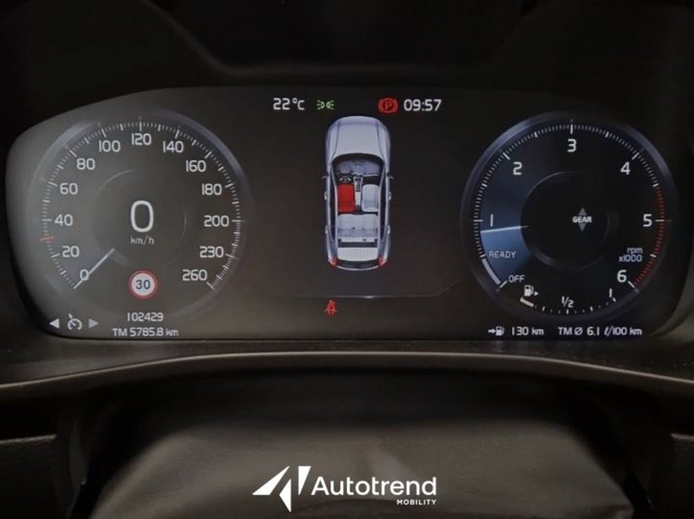Volvo XC40 usata a Bari (8)