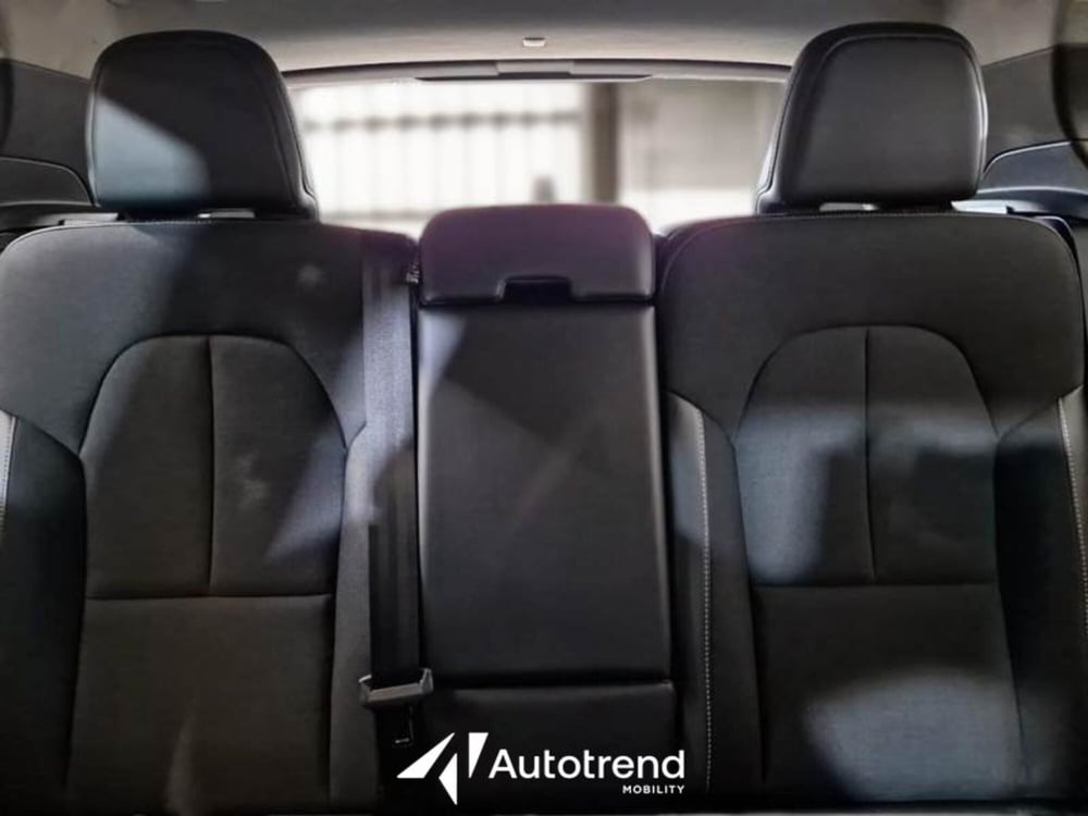 Volvo XC40 usata a Bari (9)