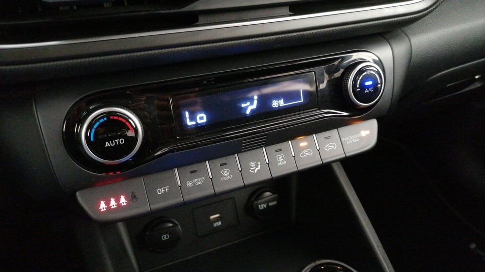 Hyundai Kona usata a Roma (14)