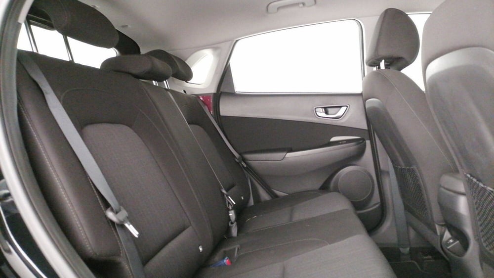 Hyundai Kona usata a Roma (8)