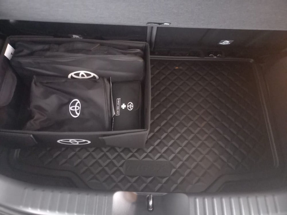 Toyota Aygo X nuova a Brescia (15)