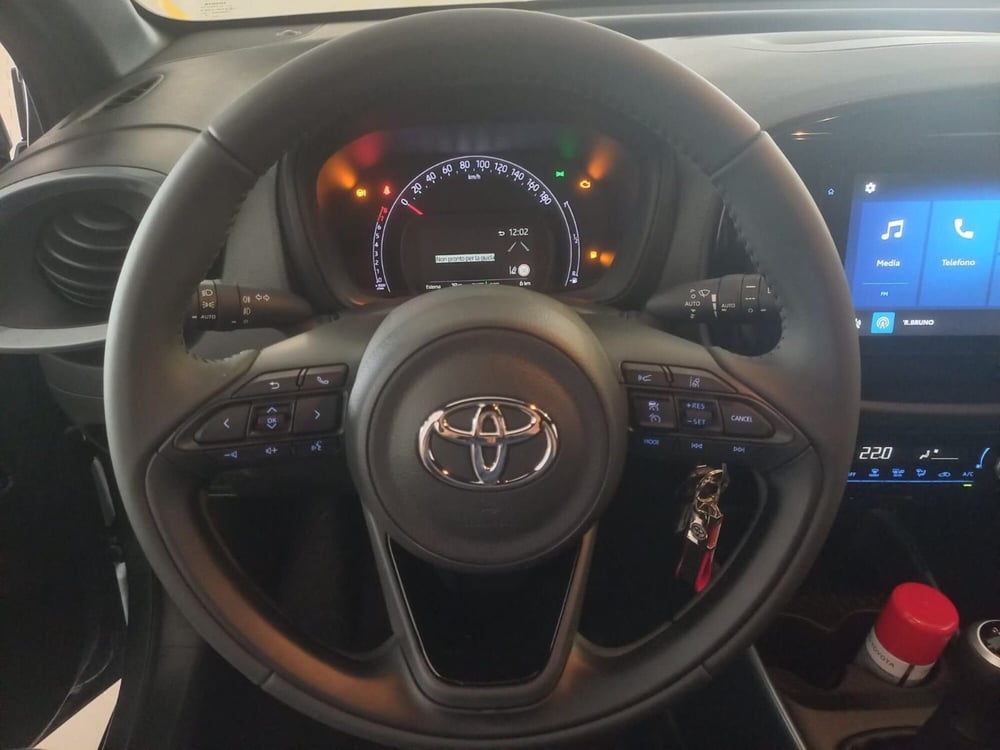 Toyota Aygo X nuova a Brescia (7)