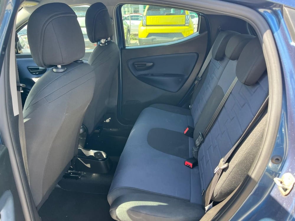 Lancia Ypsilon usata a Milano (13)