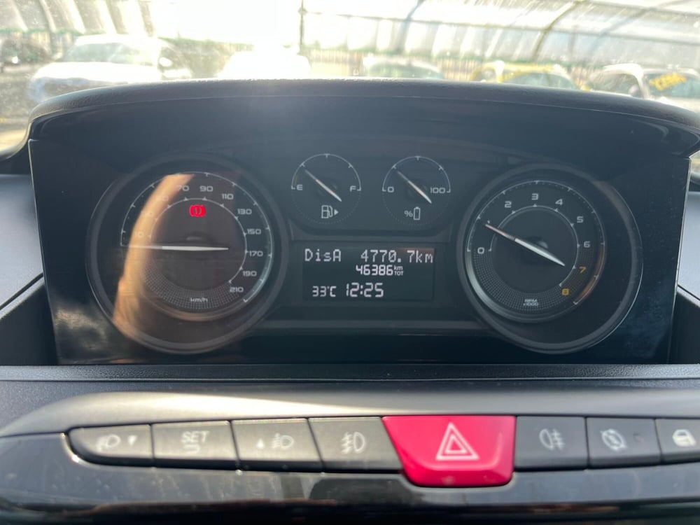 Lancia Ypsilon usata a Milano (18)