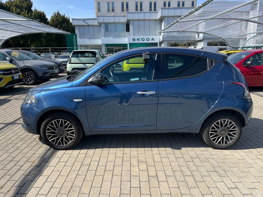 Lancia Ypsilon usata a Milano (4)