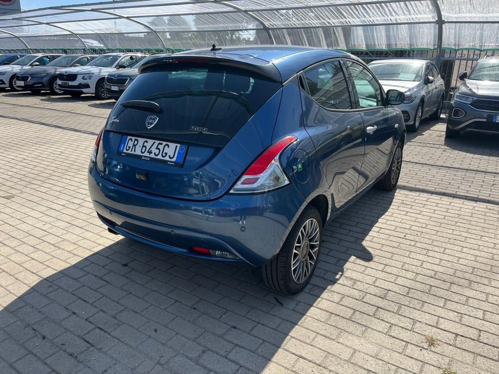 Lancia Ypsilon usata a Milano (7)