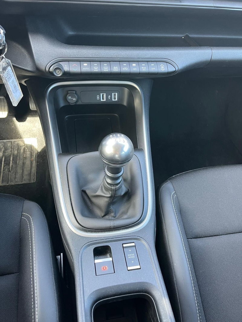 Jeep Avenger usata a Milano (16)