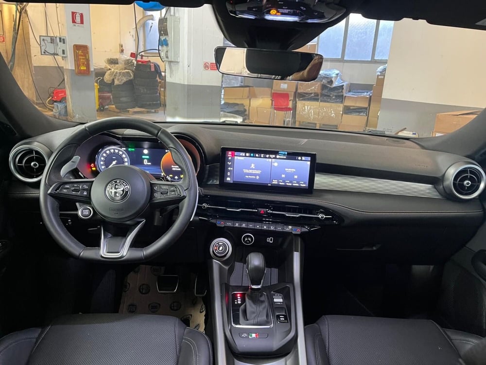 Alfa Romeo Tonale nuova a Milano (16)