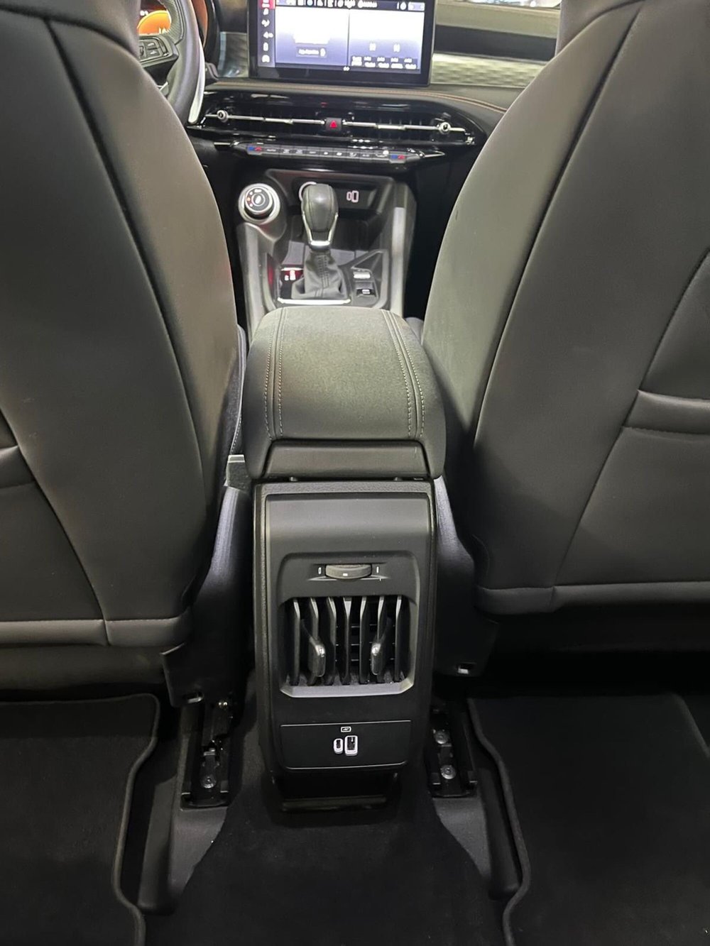 Alfa Romeo Tonale nuova a Milano (19)