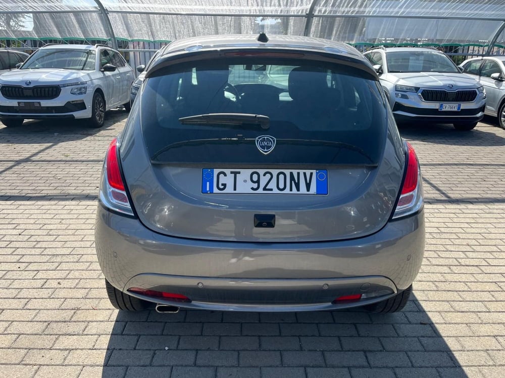 Lancia Ypsilon usata a Milano (8)