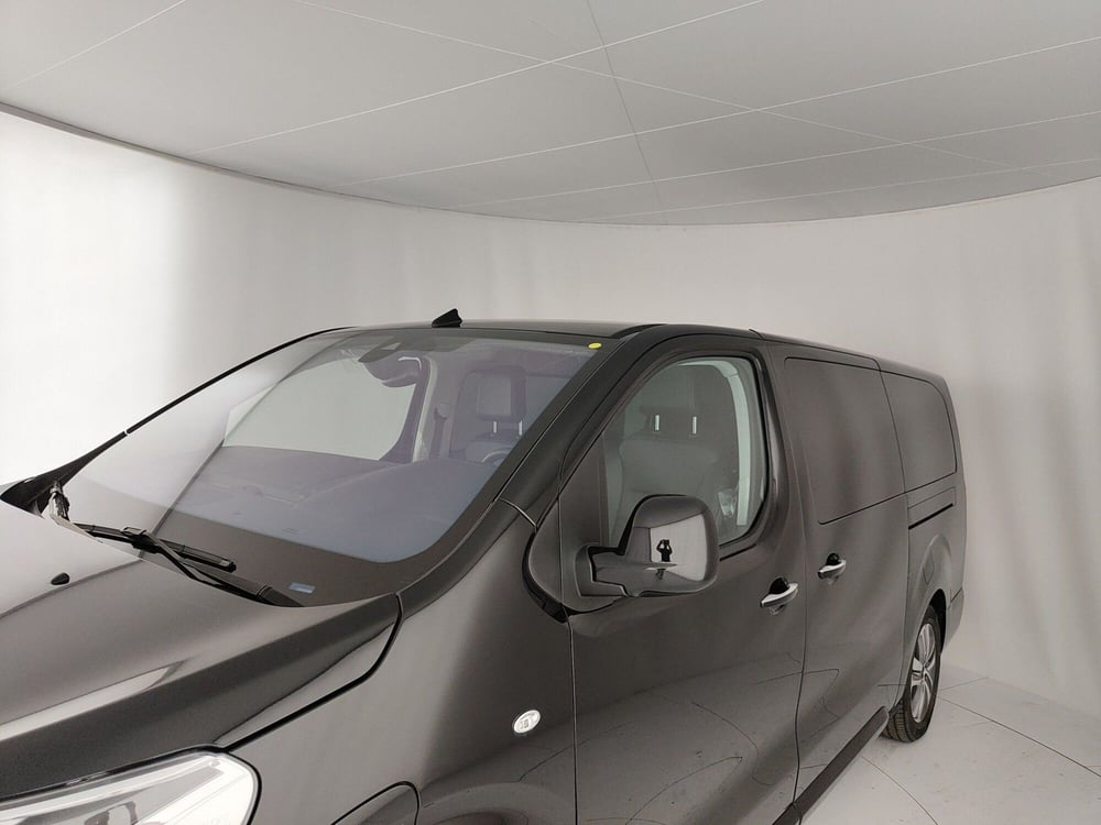 Peugeot e-Traveller nuova a Caserta (12)
