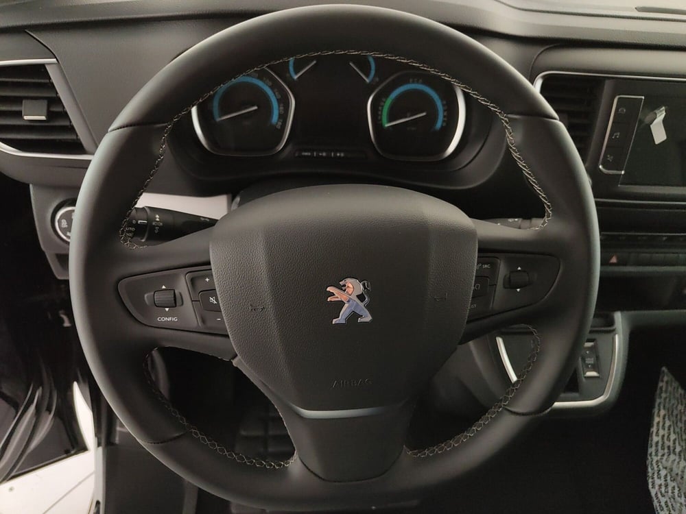 Peugeot e-Traveller nuova a Caserta (16)