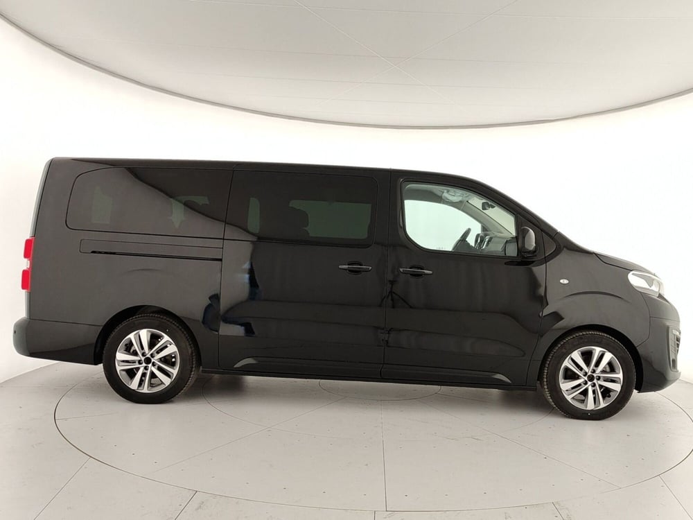 Peugeot e-Traveller nuova a Caserta (5)