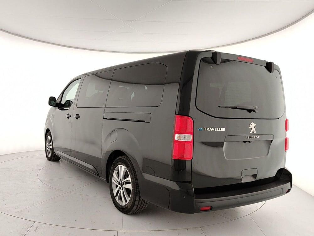 Peugeot e-Traveller nuova a Caserta (6)