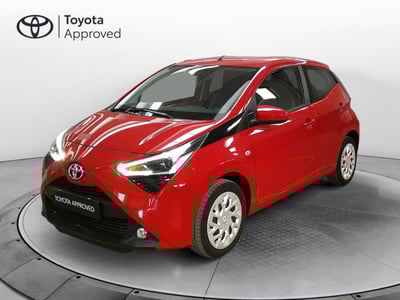 Toyota Aygo Connect 1.0 VVT-i 72 CV 5 porte x-play del 2021 usata a Montebelluna