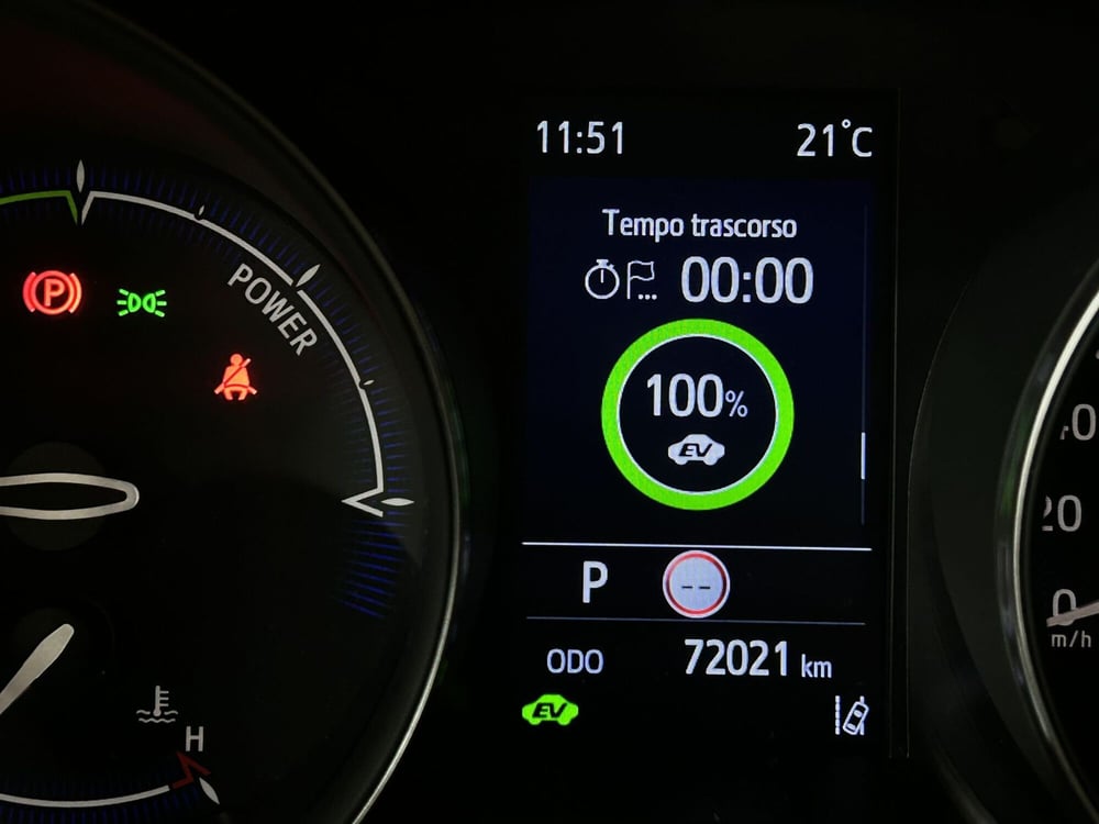 Toyota Toyota C-HR usata a Milano (13)
