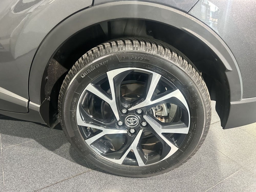 Toyota Toyota C-HR usata a Milano (15)