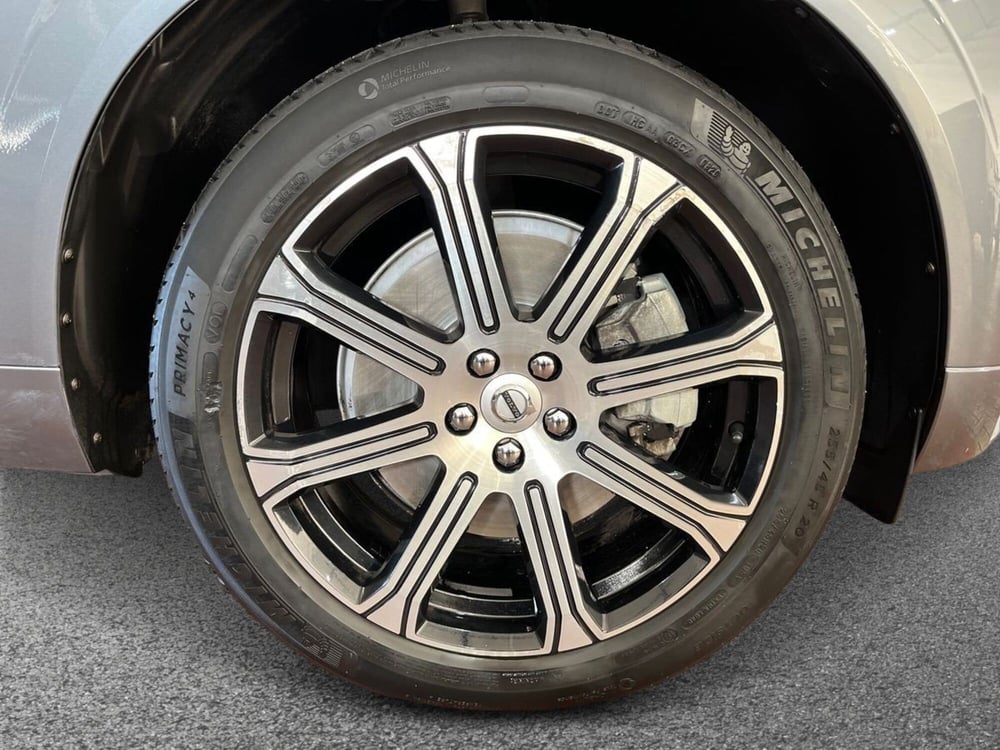 Volvo XC60 usata a Bari (12)